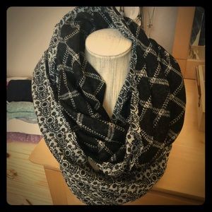 Infinity scarf